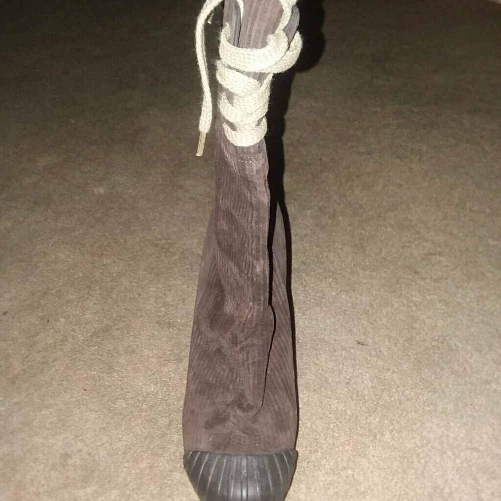 Shoes - Picture 5 of 7